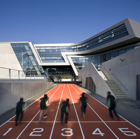 Академия в Брикстоне от Zaha Hadid Академия в Брикстоне от Zaha Hadid