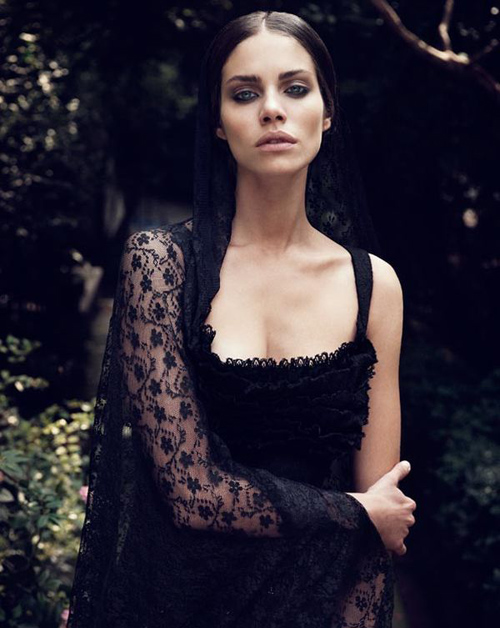 Фотосессия в турецком Marie Claire Фотосессия в турецком Marie Claire