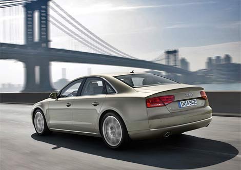 Компания Audi представила новый седан A8 Компания Audi представила новый седан A8