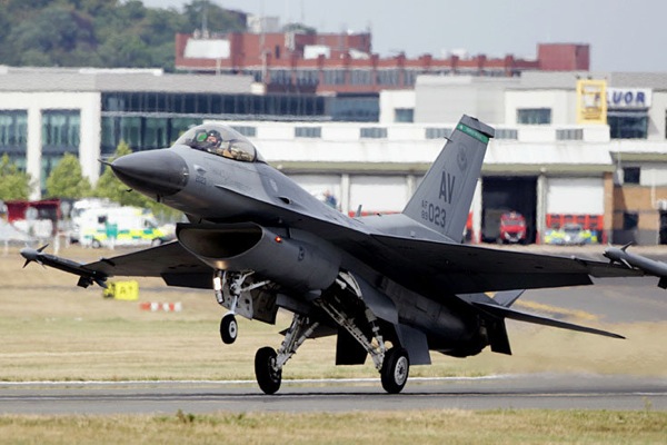 The Farnborough International Exhibition and Flying Display 2010 The Farnborough International Exhibition and Flying Display 2010