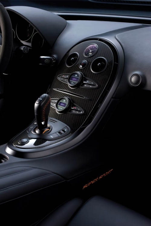 Новый Bugatti Veyron 16.4 Super Sport Новый Bugatti Veyron 16.4 Super Sport