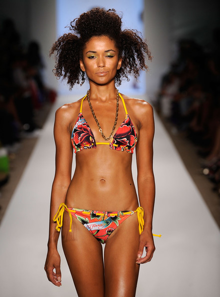 ������ ������� ���� � ������ 2010. Miami Mercedes-Benz Fashion Week Swim 2010.