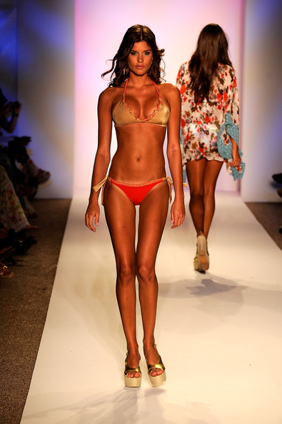 ������ ������� ���� � ������ 2010. Miami Mercedes-Benz Fashion Week Swim 2010.
