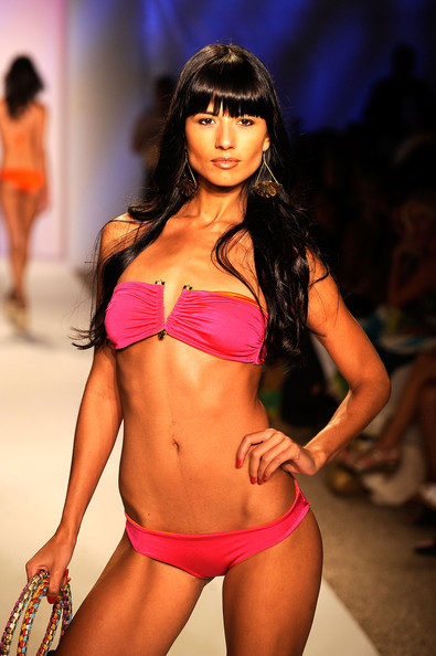 ������ ������� ���� � ������ 2010. Miami Mercedes-Benz Fashion Week Swim 2010.