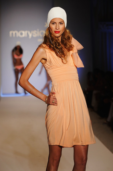 ������ ������� ���� � ������ 2010. Miami Mercedes-Benz Fashion Week Swim 2010.