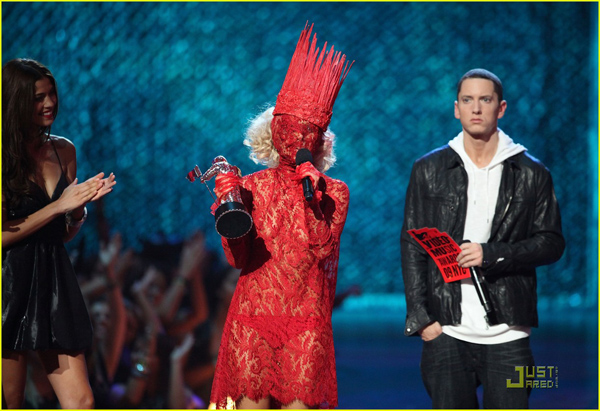 В Нью-Йорке вручены премии MTV VMA В Нью-Йорке вручены премии MTV VMA