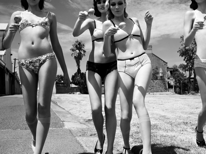 Liz Ham � ������� Helmet Magazine