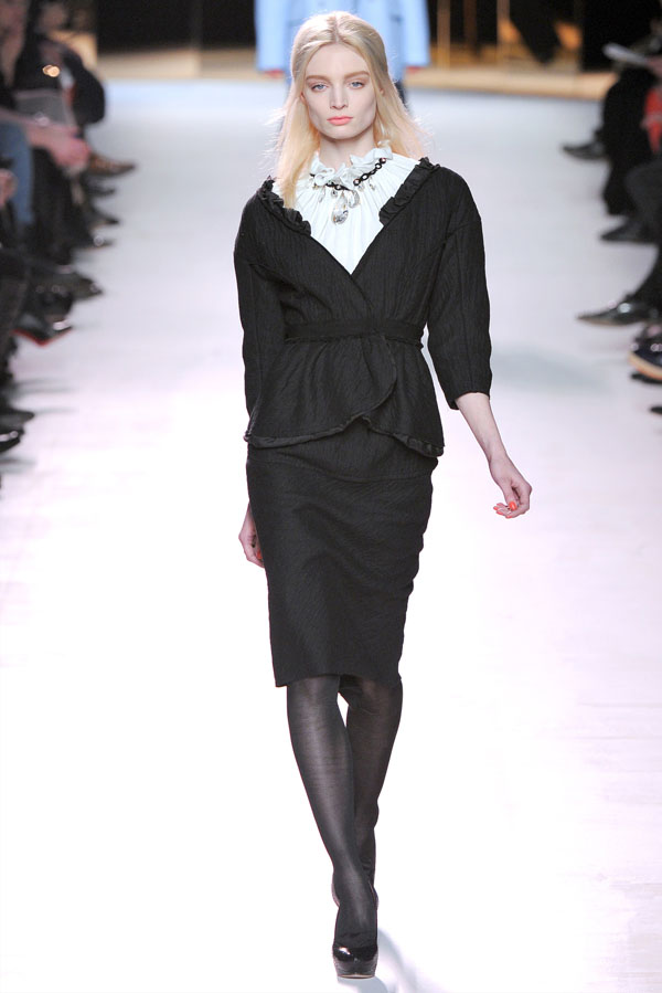 ������ ���� � ������: Nina Ricci Fall 2011