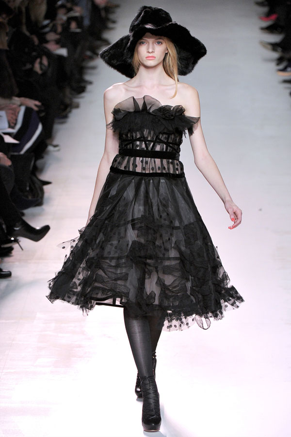 ������ ���� � ������: Nina Ricci Fall 2011