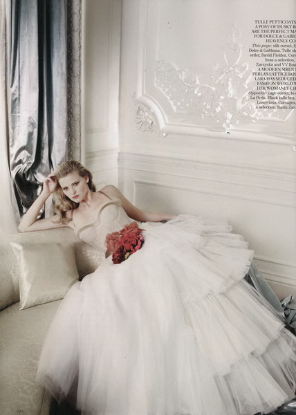 ���� ����� Lara Stone ��� Vogue UK, �������, 2009