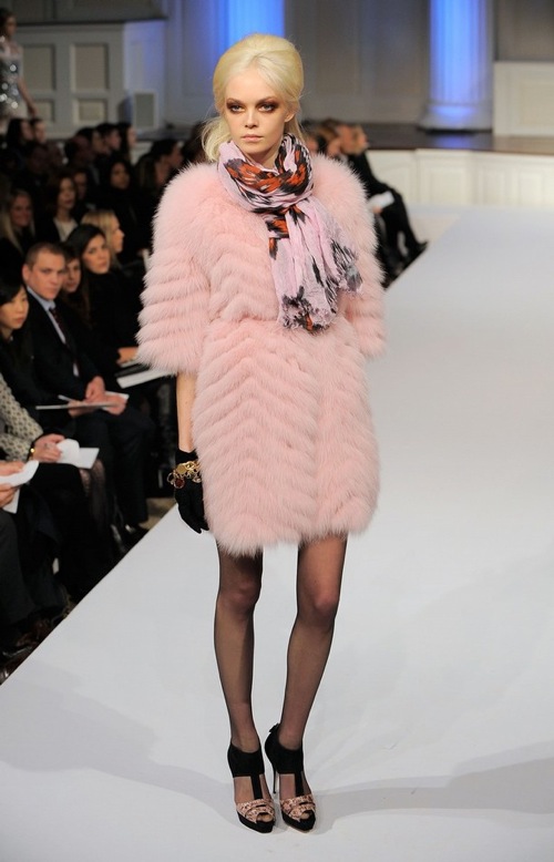����� ����� ��������� Oscar de la Renta pre-fall 2010