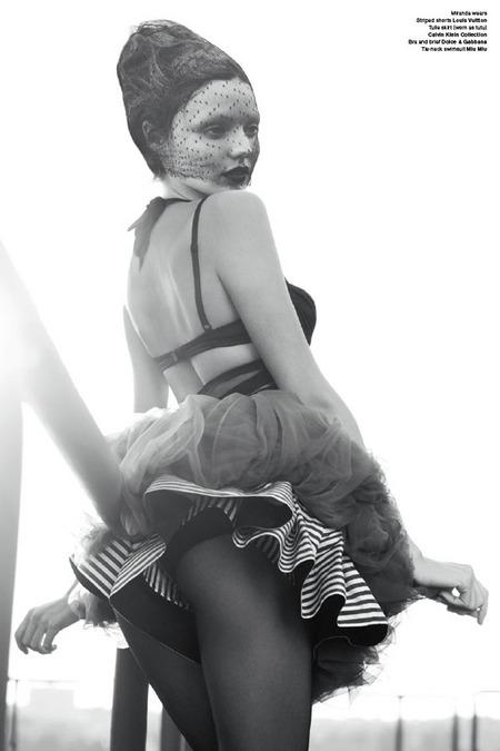 Миранда Керр Miranda Kerr разделась для журнала GQ Миранда Керр Miranda Kerr разделась для журнала GQ