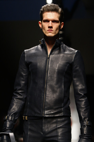 Неделя мужской моды в Милане. Показы от DSquared2, Gucci, Dirk Bikkembergs, Alexander McQueen, Z Zeg Неделя мужской моды в Милане. Показы от DSquared2, Gucci, Dirk Bikkembergs, Alexander McQueen, Z Zeg