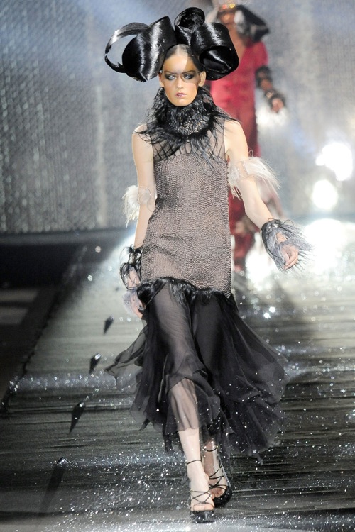 John Galliano и Jean Paul Gaultier на Неделе моды в Париже John Galliano и Jean Paul Gaultier на Неделе моды в Париже