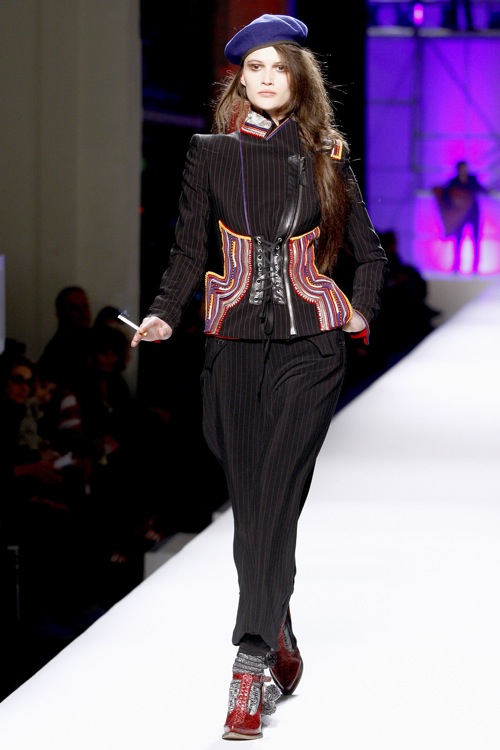 John Galliano и Jean Paul Gaultier на Неделе моды в Париже John Galliano и Jean Paul Gaultier на Неделе моды в Париже