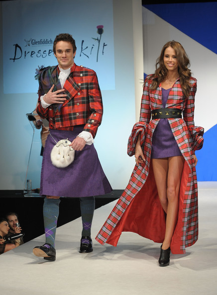 Модный показ Dressed To Kilt в шотландском стиле Модный показ Dressed To Kilt в шотландском стиле