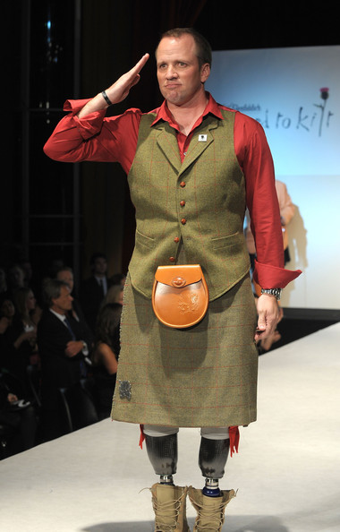 Модный показ Dressed To Kilt в шотландском стиле Модный показ Dressed To Kilt в шотландском стиле