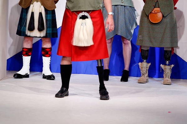 Модный показ Dressed To Kilt в шотландском стиле Модный показ Dressed To Kilt в шотландском стиле