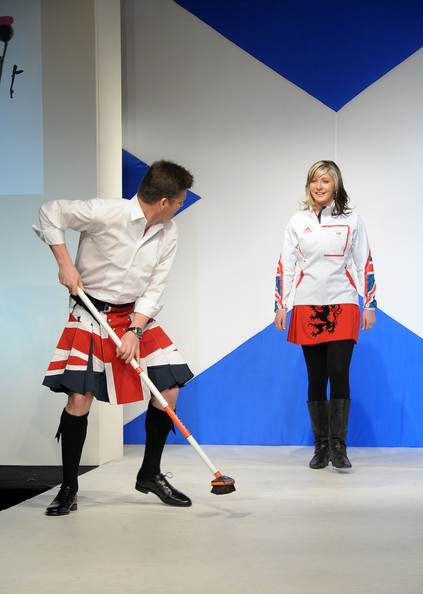 Модный показ Dressed To Kilt в шотландском стиле Модный показ Dressed To Kilt в шотландском стиле