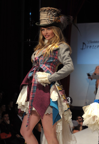 Модный показ Dressed To Kilt в шотландском стиле Модный показ Dressed To Kilt в шотландском стиле