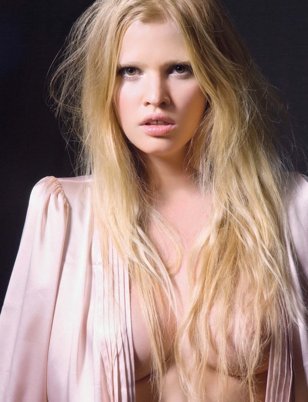 Лара Стоун Lara Stone снялась для Playboy France Лара Стоун Lara Stone снялась для Playboy France