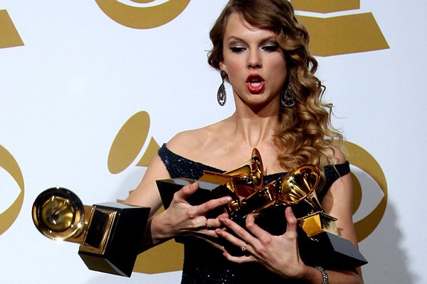 Музыкальная премия "Грэмми" 2010 года Grammy Awards. Вручение наград Музыкальная премия "Грэмми" 2010 года Grammy Awards. Вручение наград