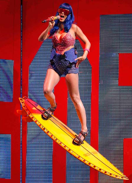 Выступление Кэти Перри Katy Perry с новым синглом «California Girls». Выступление Кэти Перри Katy Perry с новым синглом «California Girls».