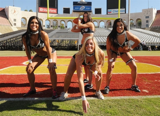 Американский футбол в нижнем белье Lingerie Football League Американский футбол в нижнем белье Lingerie Football League