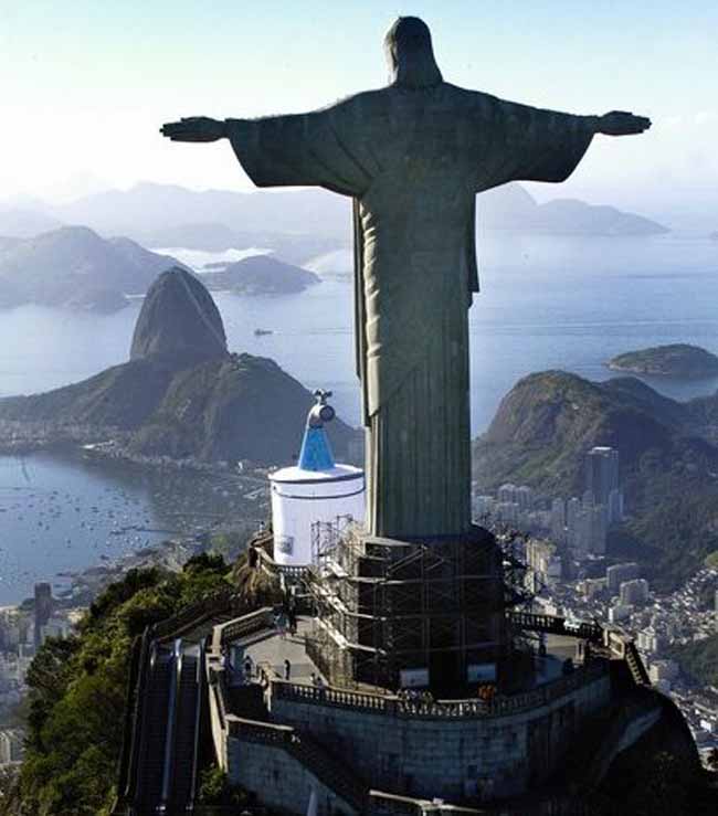 статуя Христа Избавителя (Cristo del Corcovado) в Рио-де-Жанейро в Бразилии статуя Христа Избавителя (Cristo del Corcovado) в Рио-де-Жанейро в Бразилии